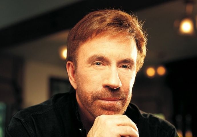 Чак Норрис делает все для спасения умирающей жены