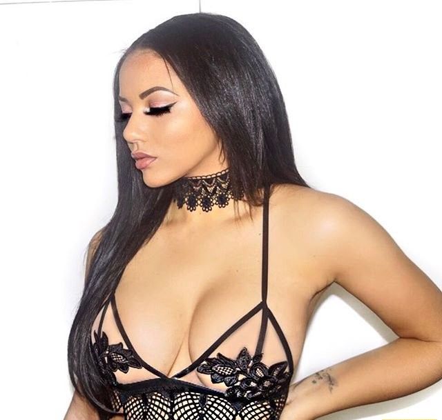 Звезда "Экс на пляже" Loren Green повытрепывалась результатом роста груди