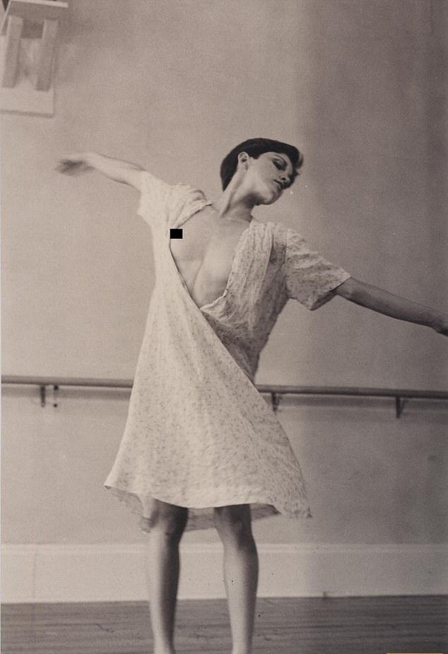 "Голые" снимки 18-летней Мадонны выставят на аукционе