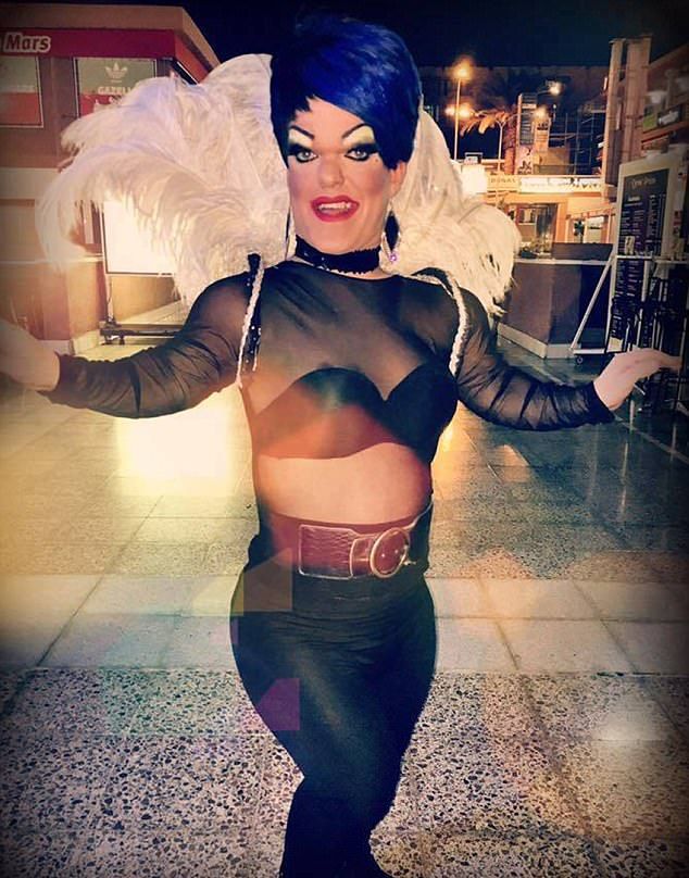 Первый в Британии карликовый дрэг-квин