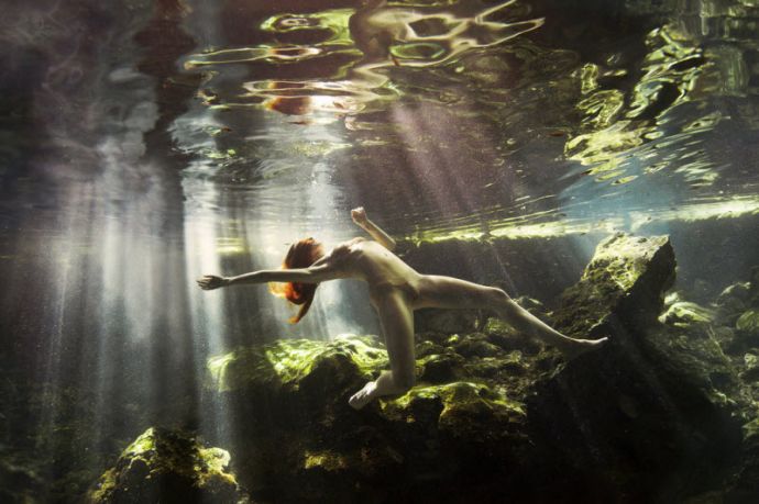 Девушки в воде на снимках Меган Огилви