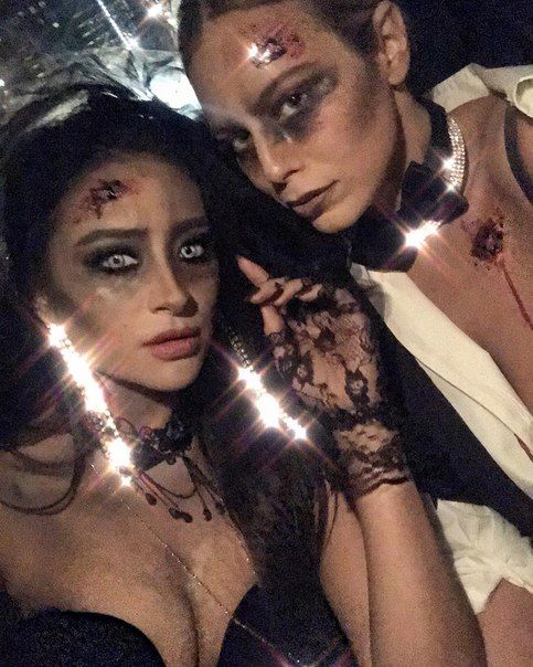 Шей Митчелл на вечеринке в честь Хэллоуина - Instagram