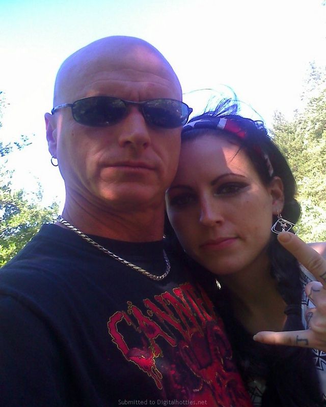 Секс и эротика от горячей и страстной неформалки с тату