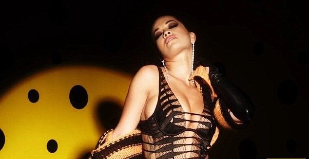 Красотка Рита Ора приняла роль в горячих съемках