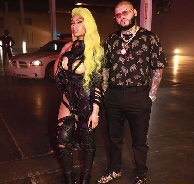 Эпатажная Ники Минаж шокировала "голым" и дерзким нарядом