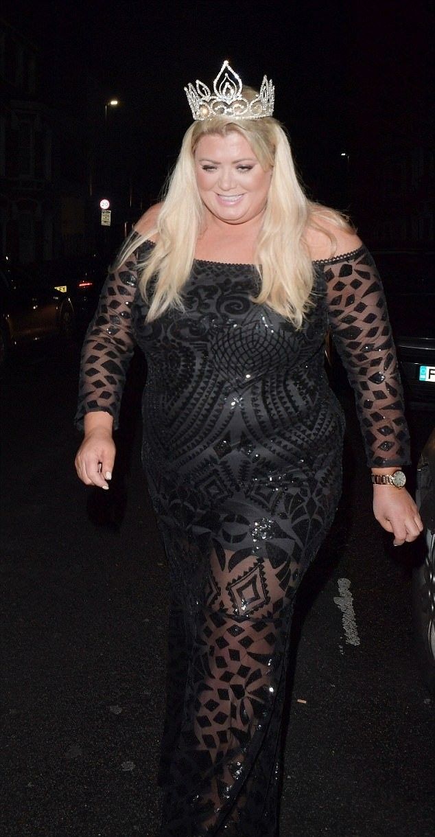 Звезда реалити Gemma Collins сразила ну очень пышноватыми формами в прозрачном наряде