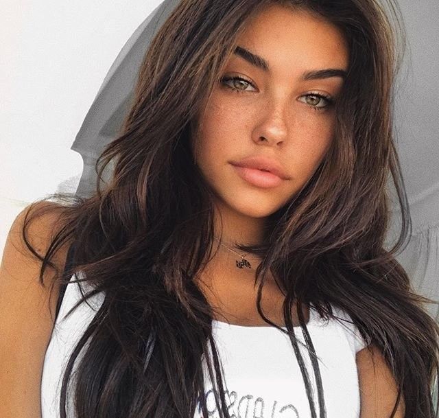 18-летняя Madison Beer вышла в свет в провокационном наряде