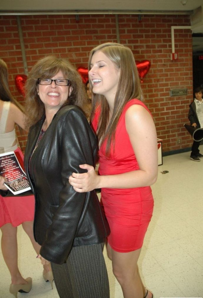 Жгучая студенточка