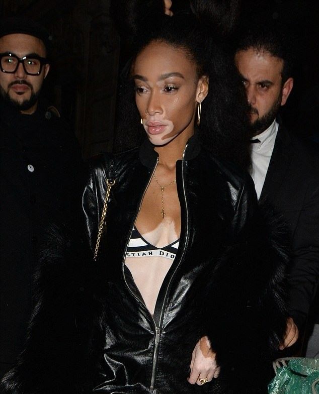 Винни Харлоу сверкнула в нижним бельем