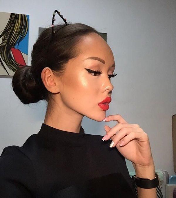 Казахская Барби различается от других живых кукол