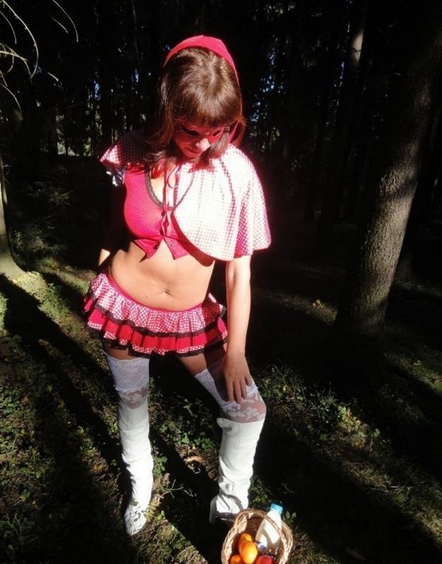 В лесу показала свои прелести