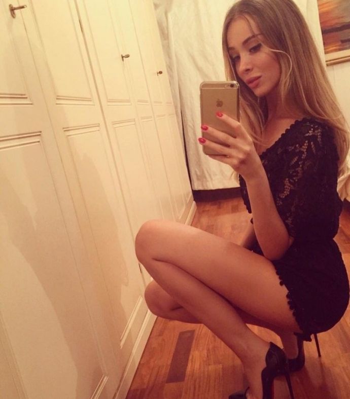 Селфи очень прекрасных женщин на 02.02.2018