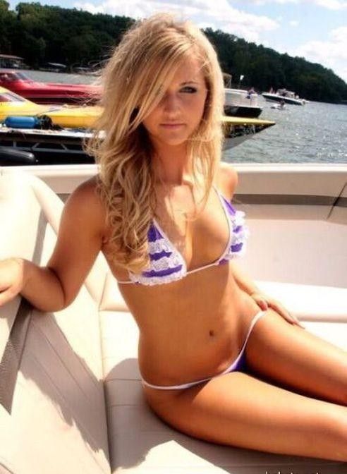 Лето - это девушки и любовь...