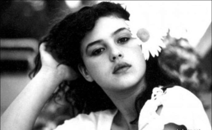 Моника Беллуччи по-прежнему смотрится потрясающе