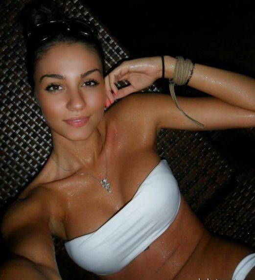 Соблазнительные домашние прекрасные бабёнки