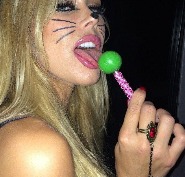 Фото с празднования Хэллоуина в коттедже Плэйбоя