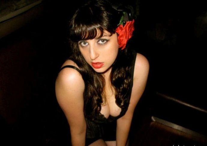 Грудастые девушки и сексуальные костюмы