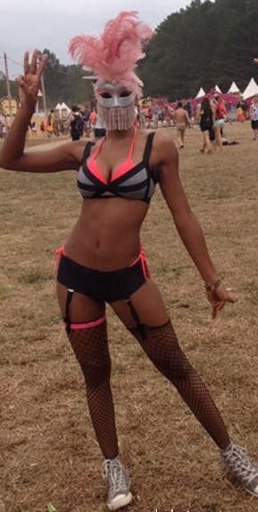 Красивые девушки с фестиваля Tommorowland 2019