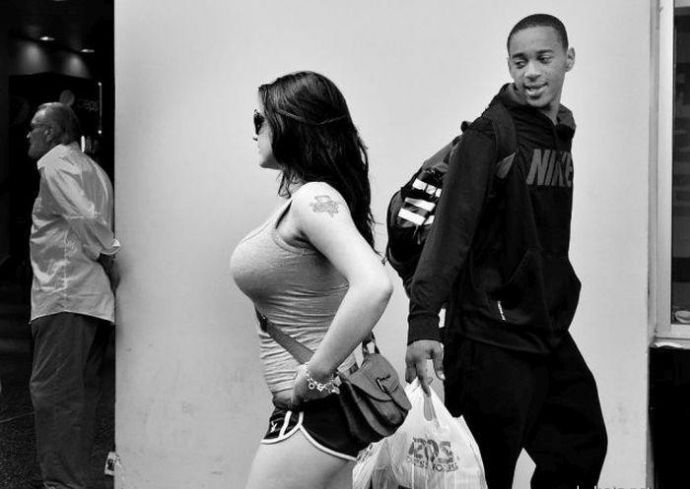 Горячие девушки на улицах твоего города