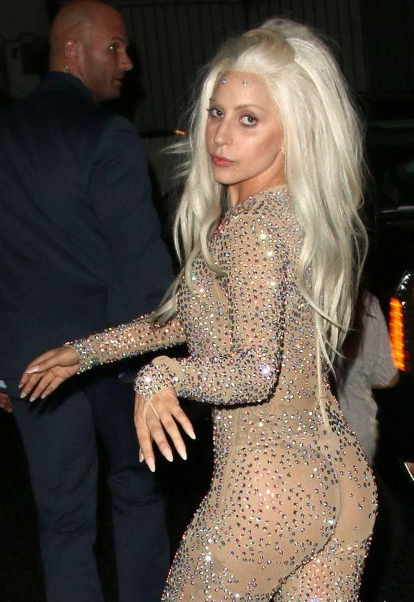 Вспомним (●'◡'●) Леди Гага и её попец