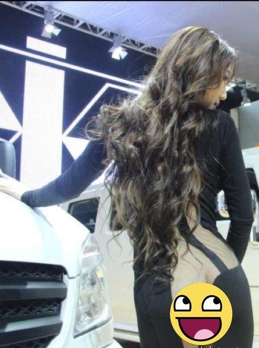 Платье есть, а жопа голая