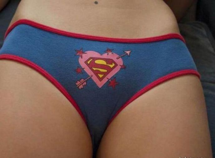 Супергеройские трусы у девушек