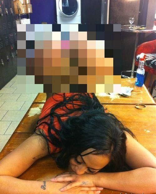 Бритни "BamBambi" Робинсон, женщина с большой силиконовой попой