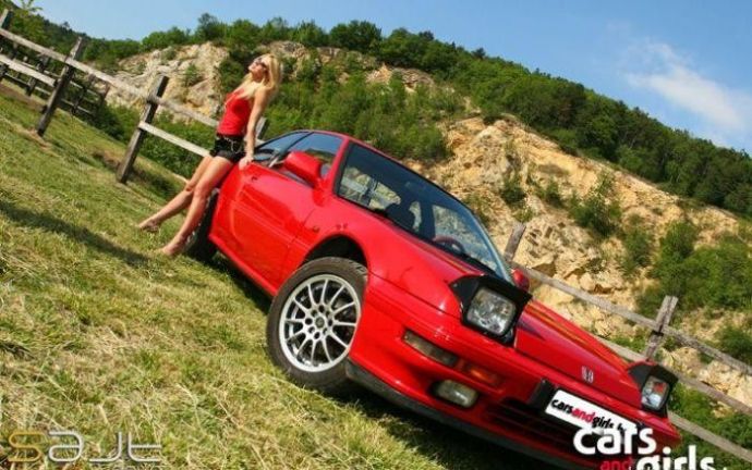 Милые девушки и автомобили