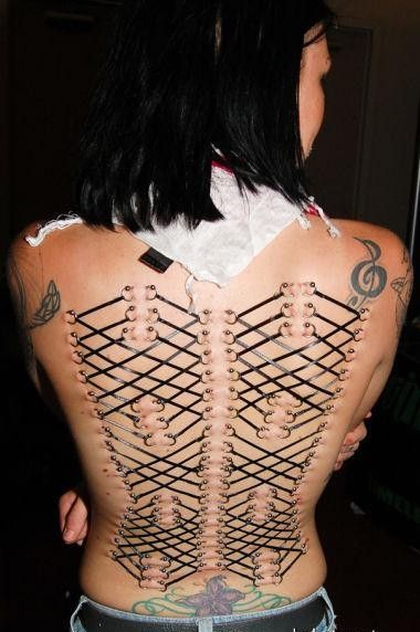 Девушки, которые обожают экстремальные модификации тела