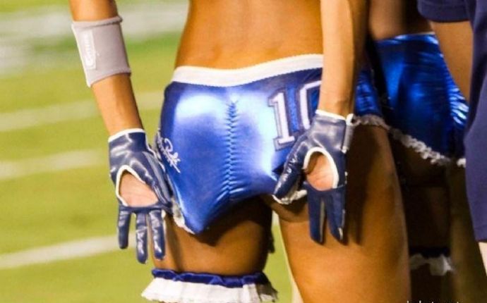 Спортивные девки в шортиках