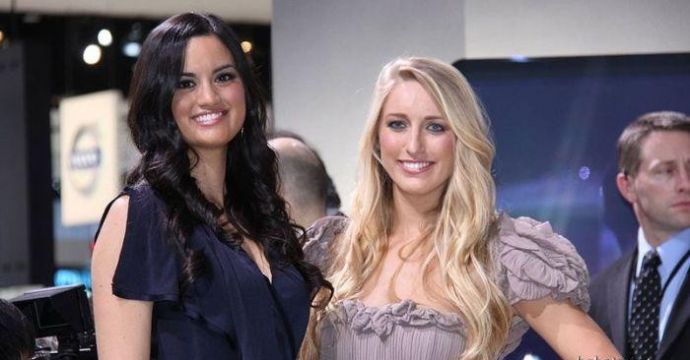 Девушки с Детройского авто шоу 2020