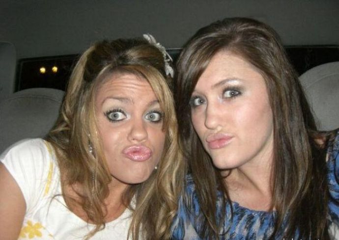 Девушки губашлёпки