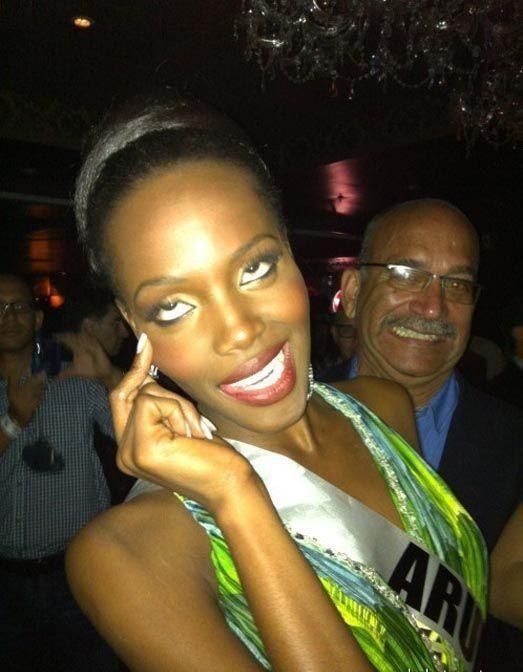 Рожицы от мисс Вселенной