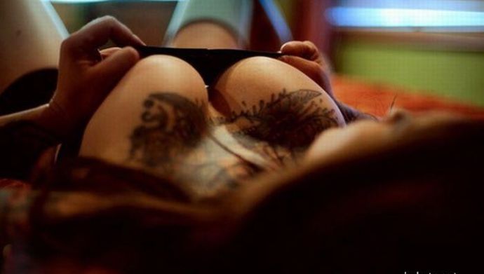 Поза сиськи сверху