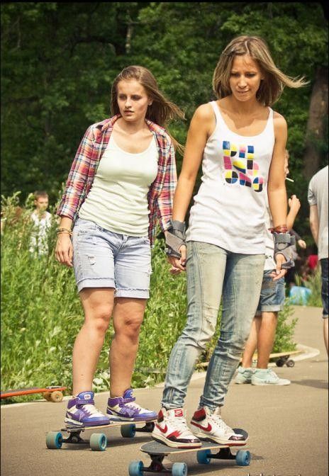 Девушки на скейтах