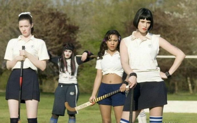 Девушки в школьной форме