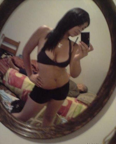 Смешные девушки в эроприколах