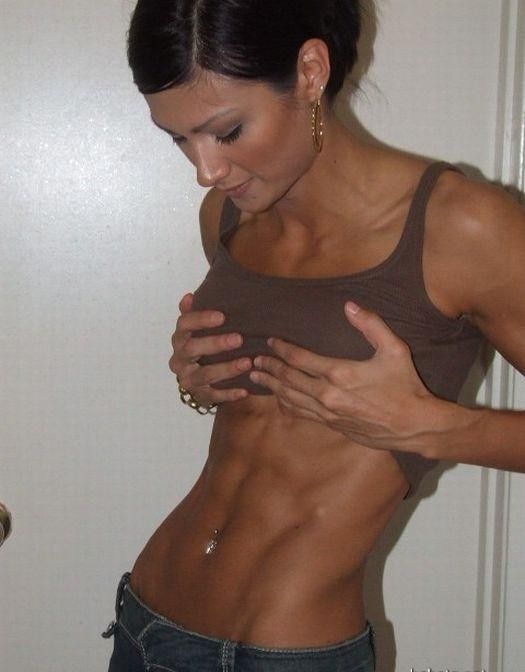 Девушки с накаченным прессом