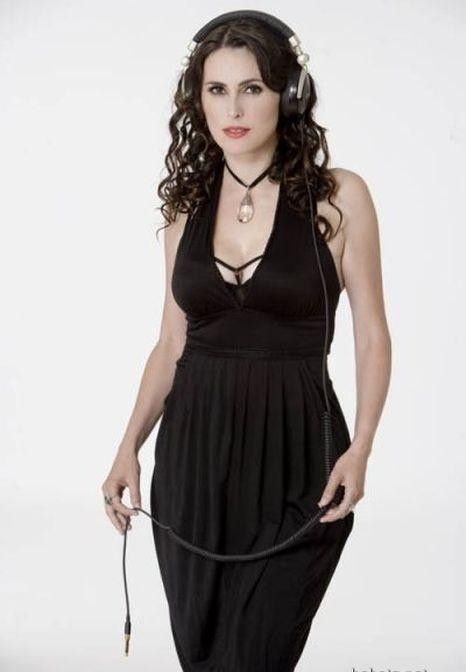 Просто портреты разных девушек