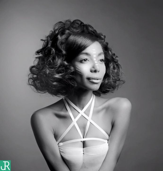 Голая актриса, ведущая Агата Хлущевская - фотосессия из мужского журнала Maxim