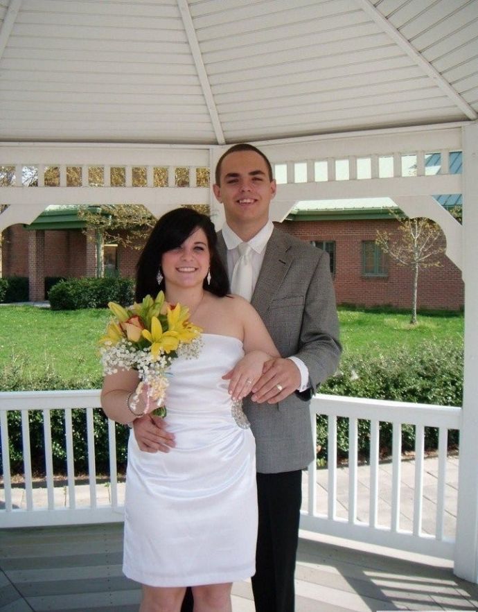 Супруг опубликовал эротические фото собственной жены