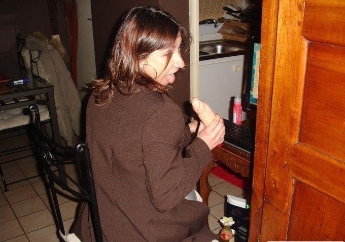 Mature milf любит свой вибратор