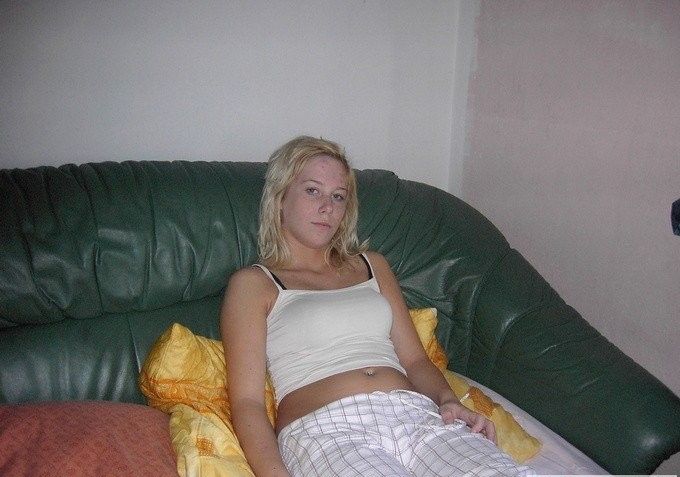 Обкуренная блондинка