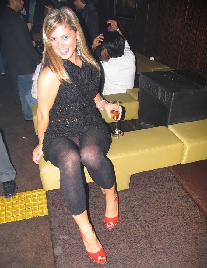 Стройные  девушки в леггинсах