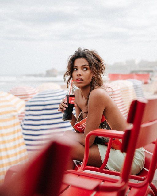 Голая модель Tina Kunakey