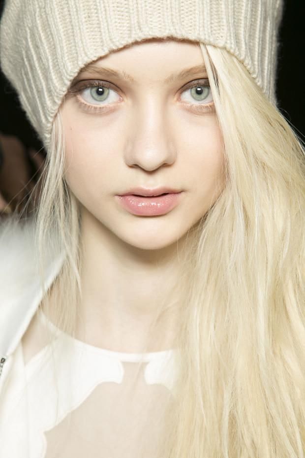 Девушки с милыми личиками