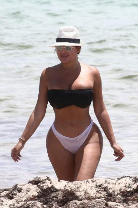 Анастасия Квитко на пляже в Майами 2018