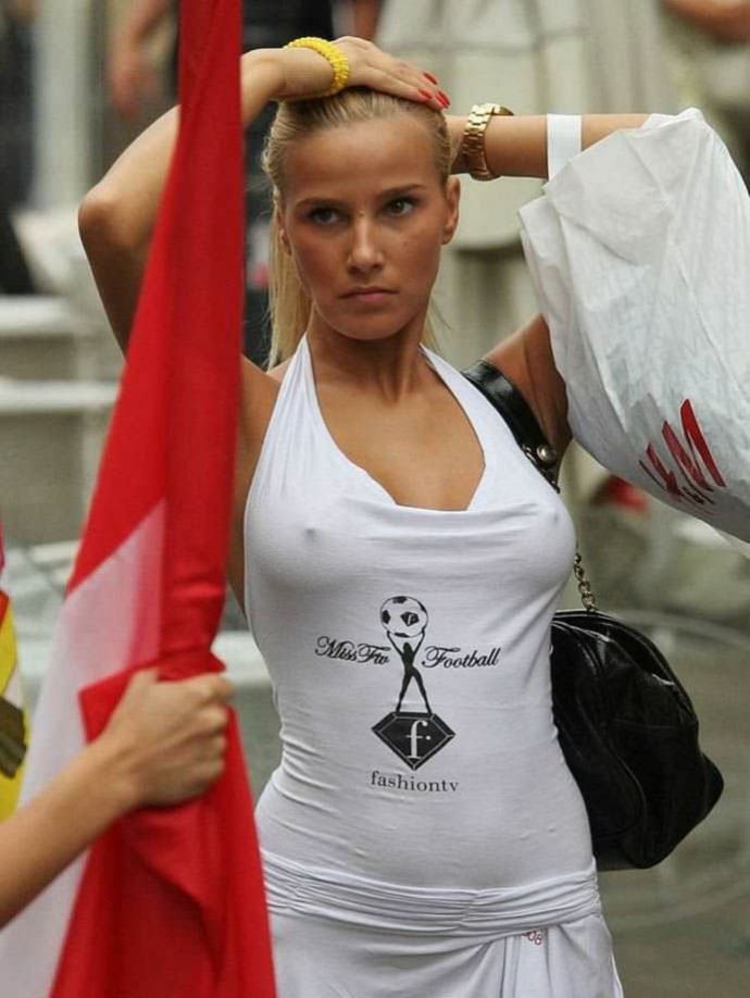 Девушки не носящие лифчики смотрятся потрясно