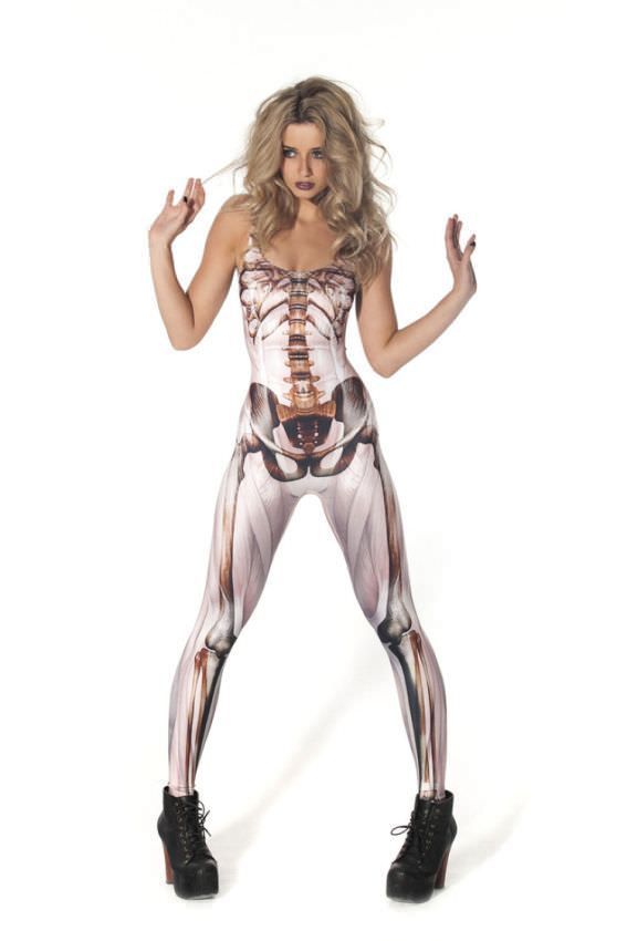Новомодный женский наряд с рисунком скелета