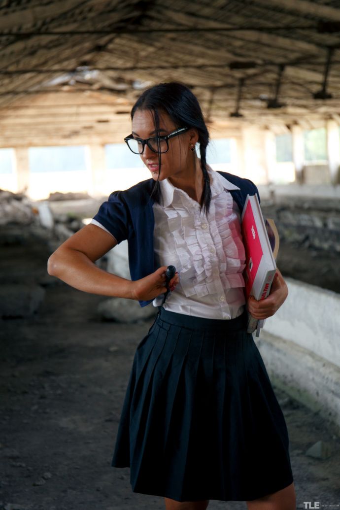 Lola Ash в роли невинной студентки